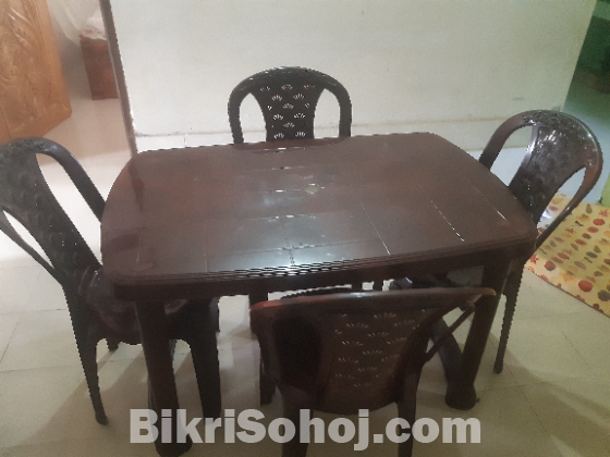 আর এফ এল  ডাংনিং সাথে ৪ কি চেয়ার